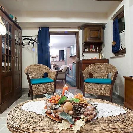 Sleeps 3 * Brienza